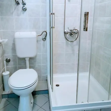 Kuzma アパート *